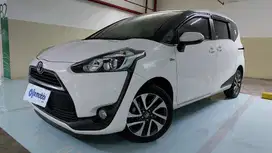 KM Rendah TDP 9,JT Toyota Sienta 1.5 V Bensin-AT Putih 2019
