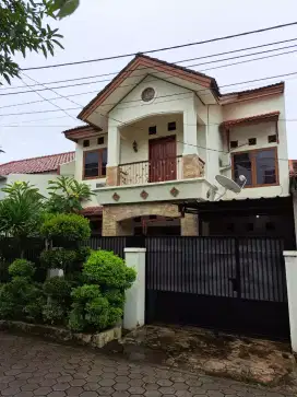 Dijual rumah mewah bangunan bagus suasana sejuk nyaman