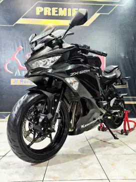 Zx25R low km 5rb free knalpot Racing black.. Anugerah motor rungkut