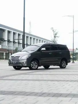 Toyota Innova V Luxury 2015