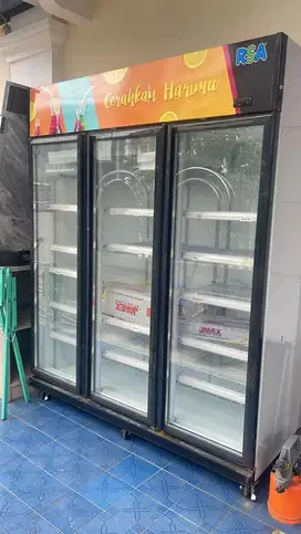 Chiller kulkas displaycase
