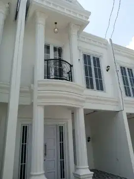 Kontrak Rumah Mewah Lux di GDC