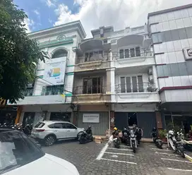 Di sewakan Ruko Depan Starbucks Salatiga 3,5 lantai + basement