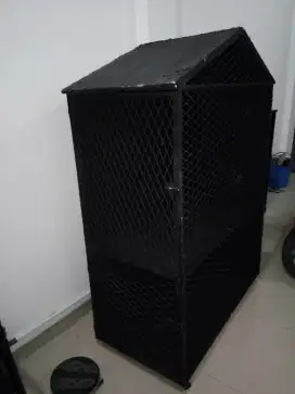 Kandang kucing bekas, terbuat dr besi 2 tingkat