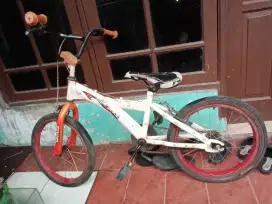 Sepeda BMX 14 inch merk Atlantis