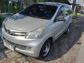 Jual Daihatsu Xenia type M 1.0 2013