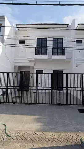 JUAL Rumah Gress di Sutorejo Timur Tembus ke Peninsula/Unair/GM 
