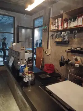 KASIR DAN BAR BILLIARD