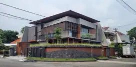 Dijual Rumah Baru Tropical New House Manyar Kertoadi