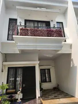 rumah di dalam cluster 2 lantai di jl m kahfi 2 jagakarsa, Ju.al BU