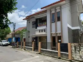 Disewakan rumah istimewa 2 lantai dekat SKE Jambon
