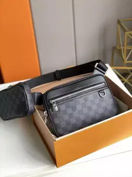 Tas Lv Pria Scott Messenger Ori Leather