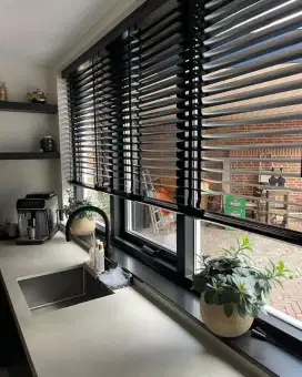 Mini blind/Venetian blind/tirai kantor/gordenmodern berikut pemasangan