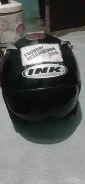 Helm tanpa kaca