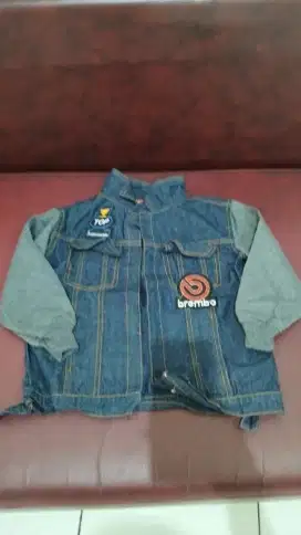 Jaket anak sampai 6 tahunan ga ada kancing sisa produksi