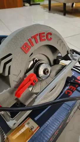 Circular saw Bitec CM7