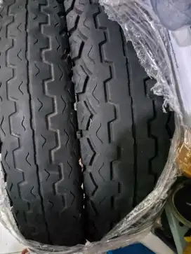 Ban motor ukuran Belakang 130/80-18
Depan 100-90-19