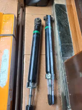 Jual shock mobil voxy ori tahun 2022