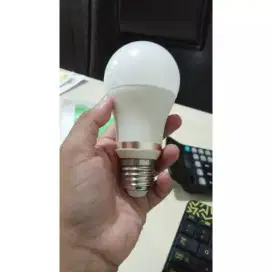 Lampu philips smart 9 watt