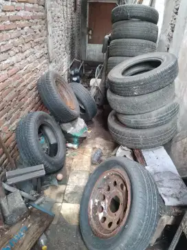 Ban mobil bekas