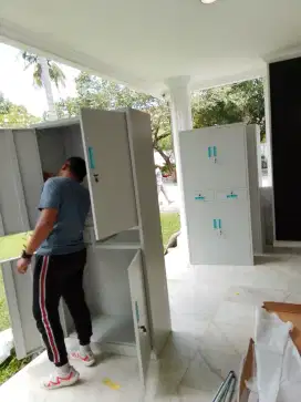 Lemari besi 2 pintu