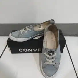 Sepatu Converse wanita