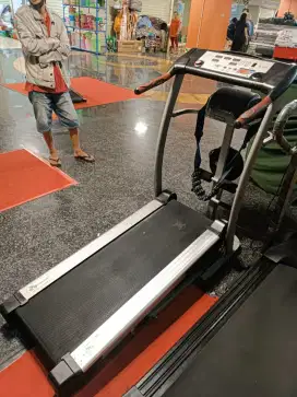 Treadmill elektrik jumbo 4fungsi bekas display toko