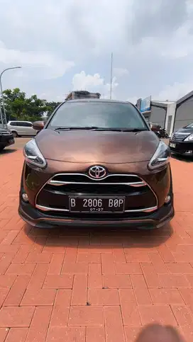 Toyota Sienta 1.5Q AT  2017
