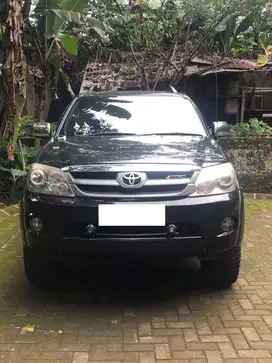Toyota Fortuner 4x4 Bensin 4x4 matic 2,7