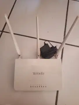 Router Tenda f3