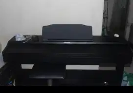 Dijual cepat piano merk roland