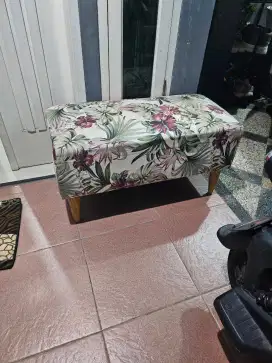 Kursi stool panjang empuk bekas