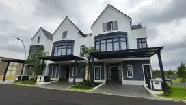 Dijual Cepat rumah mewah di Louise summarecon serpong