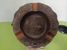 Asbak tembaga dari luar negeri