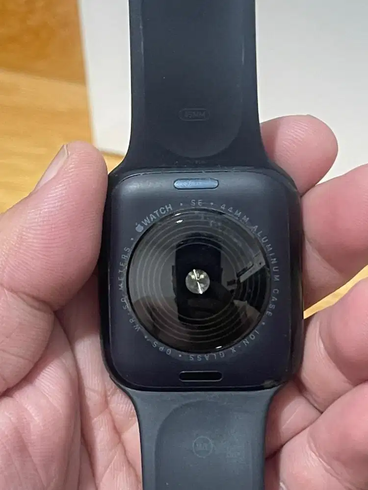 Apple Watch SE 2 hitam mulus 99%