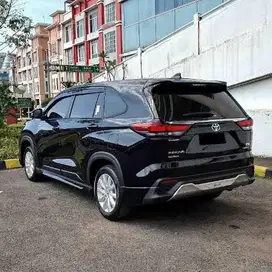 Rental Innova Zenix V Hybrid plus Driver
