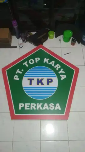 Logo neon box huruf timbul box LED