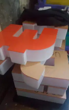 Logo neon box huruf timbul box LED