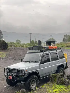 Daihatsu taft hiline super family wagon siap overland