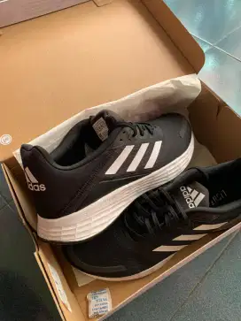 adidas RUNNING Sepatu Duramo SL
Pria Hitam GV7124