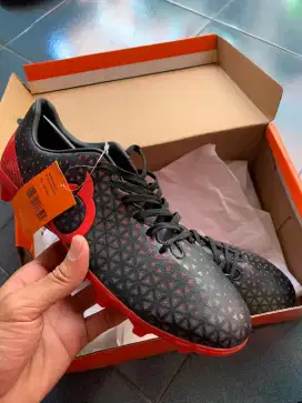 Sepatu sepakbola Ortuseight Medians fg