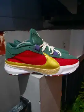 Sepatu N!!Ke Zoom Freak 5