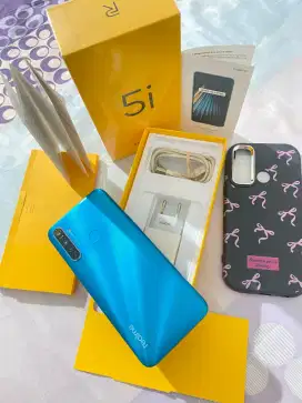 HP Realme 5i like new 4 / 64 GB FULLSET pemakaian pribadi cewek