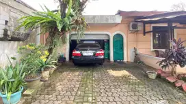 Rumah Lama Terawat di Komplek Arco Jl Jambu
