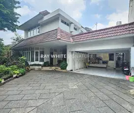 Rumah Mewah di Jl. Metro Hijau II Pondok Pinang