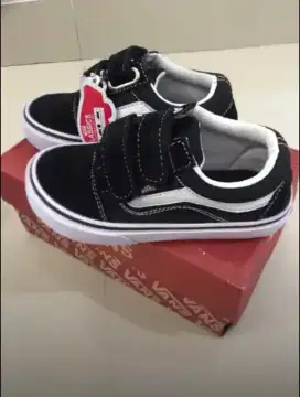 Sepatu Anak Laki Vans