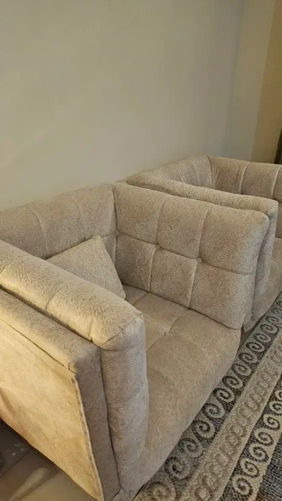 Sofa ruang tamu