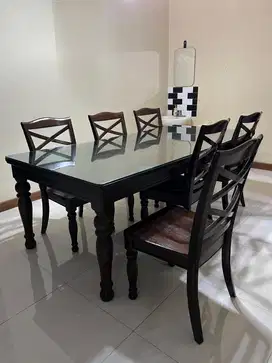 Meja makan kayu oak