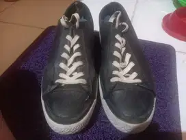 Sepatu converse ori size 43