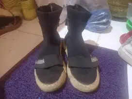 Sepatu gosh cewe size 38,39 bisa pakai